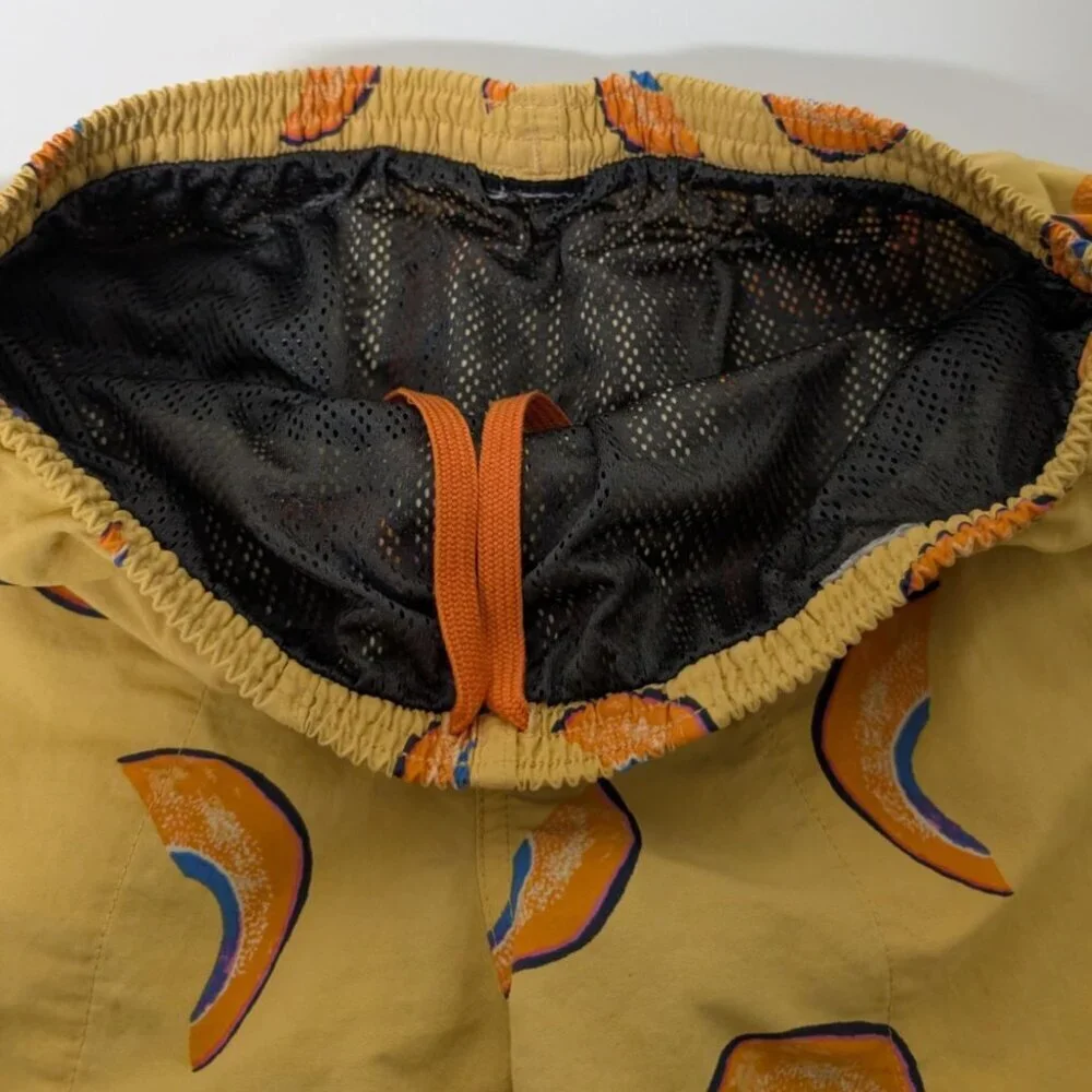 Patagonia Melon Printed 6” Baggies Mens Size XS Yellow Mesh Lined Swim Trunks